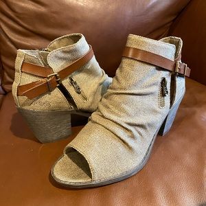 Blowfish Malibu 8.5 Booties open toe